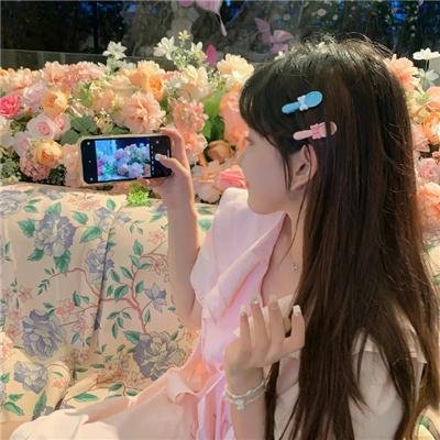 在此一群